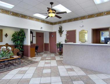 Super 8 By Wyndham-Tupelo Airport Motel Interior foto