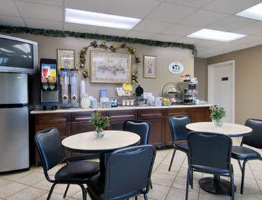 Super 8 By Wyndham-Tupelo Airport Motel Restaurante foto