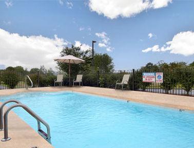 Super 8 By Wyndham-Tupelo Airport Motel Instalações foto